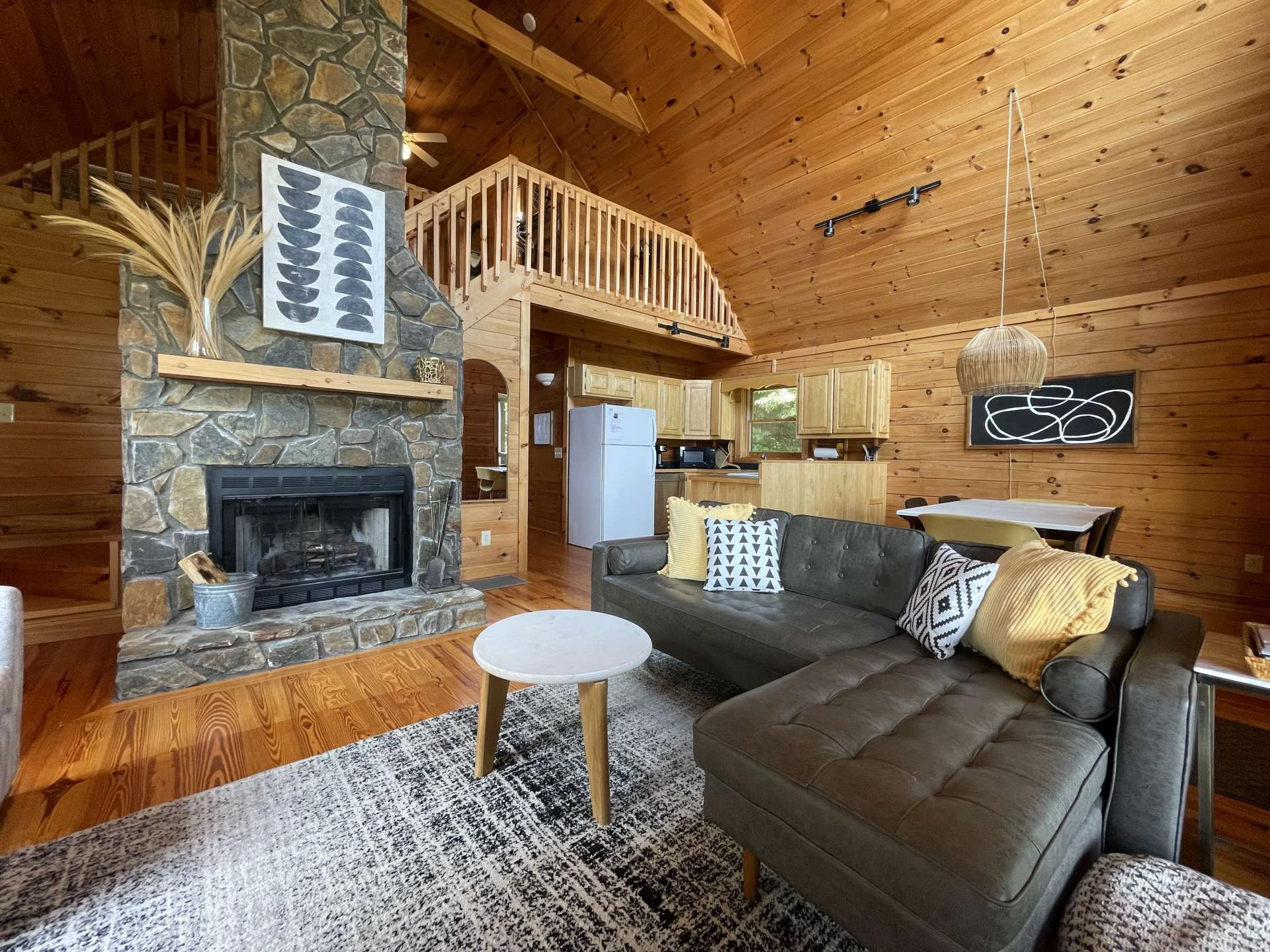 Image number 16 for the current listing